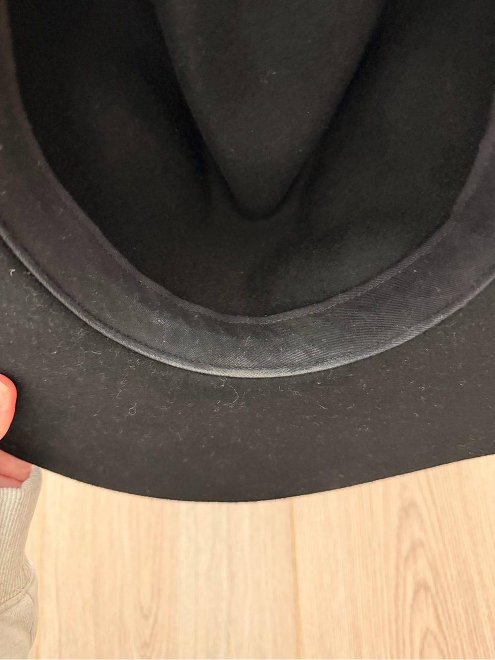 GUC Classic Wide-Brim Fedora Hat - Picture 3 of 4